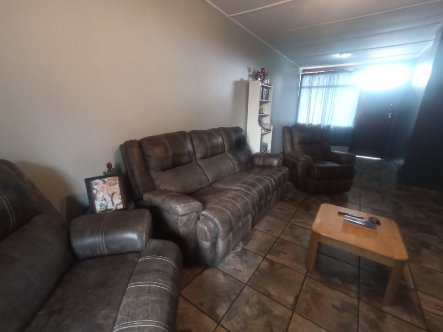 1 Bedroom Property for Sale in Potchefstroom North West